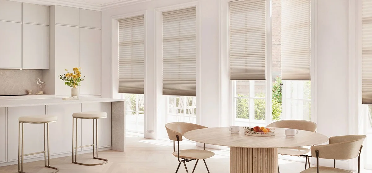 Detalle de cortinas finas